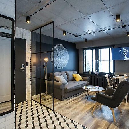 Loft Ustrzyki Apartment อุสชิกีดอลเน ภายนอก รูปภาพ