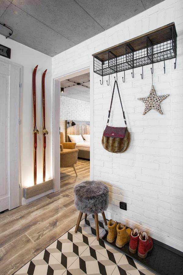 Loft Ustrzyki Apartment อุสชิกีดอลเน ภายนอก รูปภาพ